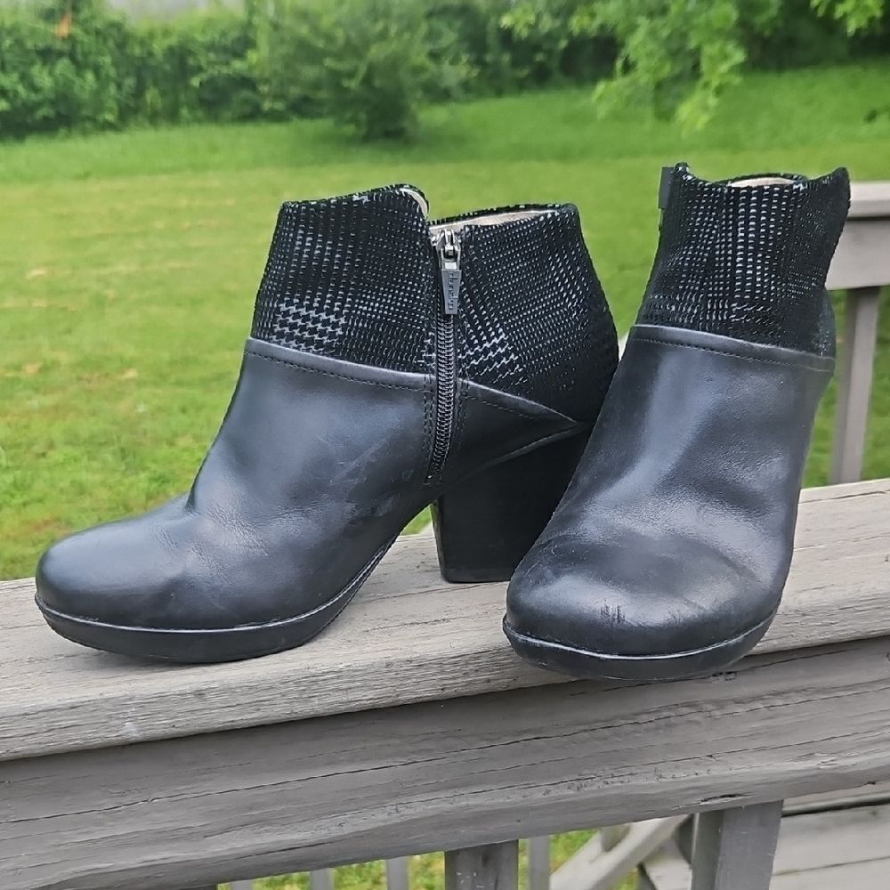 Dansko MILEY Black Leather & Suede Ankle Boots | Size 40